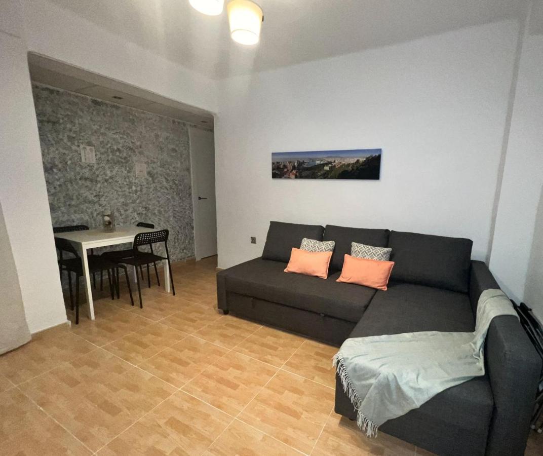 Holidays2Malaga 2 Bedroom Armengual De La Mota Close Shopping Center Exteriör bild