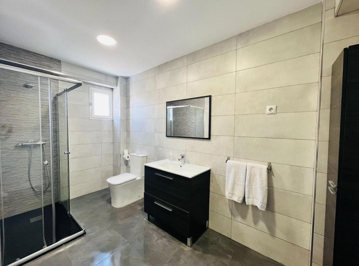 Holidays2Malaga 2 Bedroom Armengual De La Mota Close Shopping Center Exteriör bild